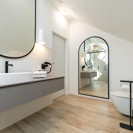 別荘 Mielnovo - Dom Z Basenem, Sauna I Jacuzzi